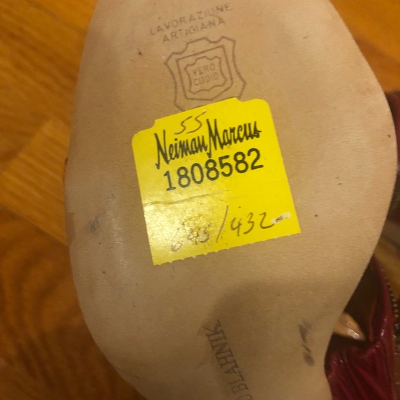 Manolo Blahnik - Picture 3 of 4